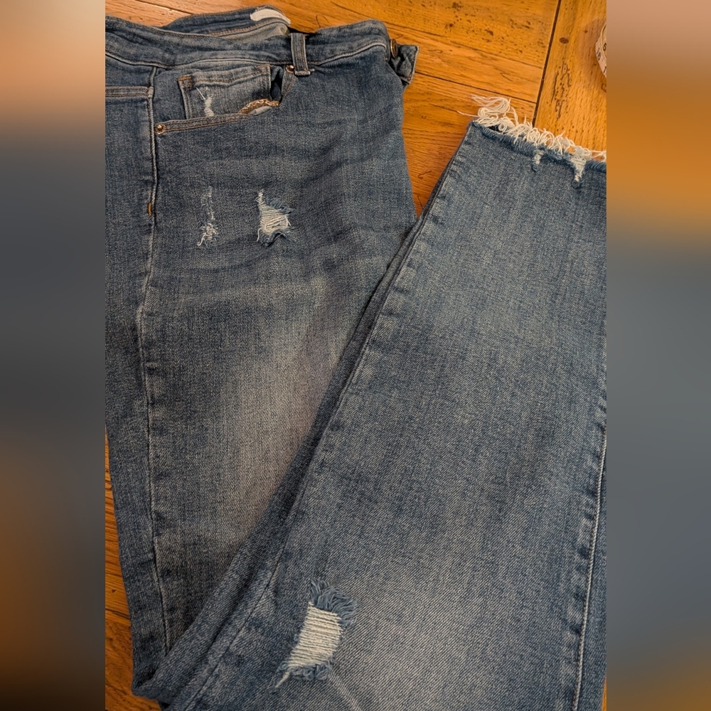 Risen 1XL Distressed Raw Hem Jeans